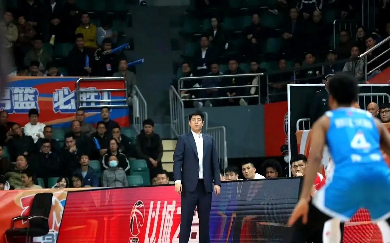 关于山西男篮惜败比赛，防守端漏洞需尽快修复的信息