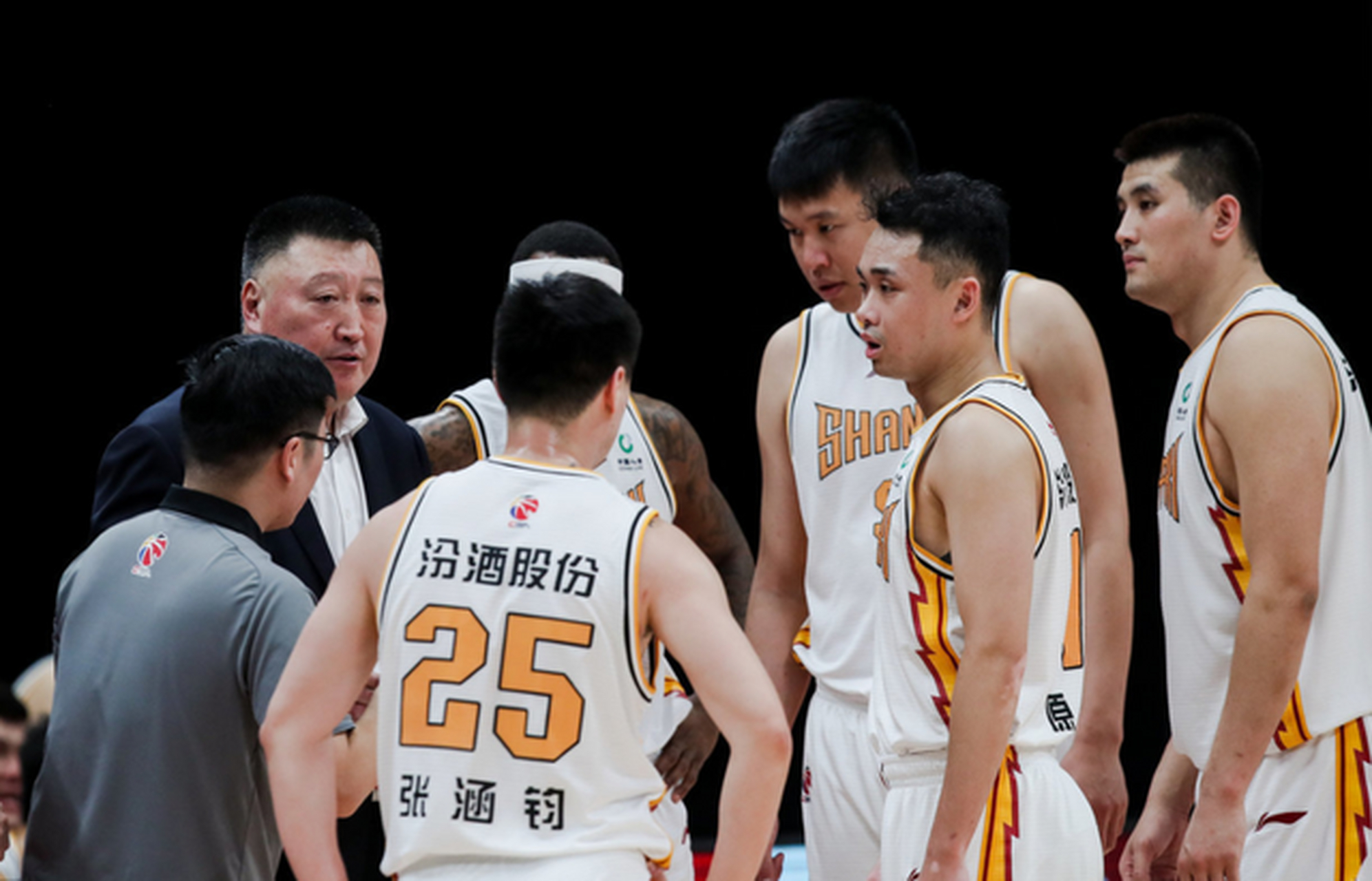 云南男篮战胜对手，取得胜利