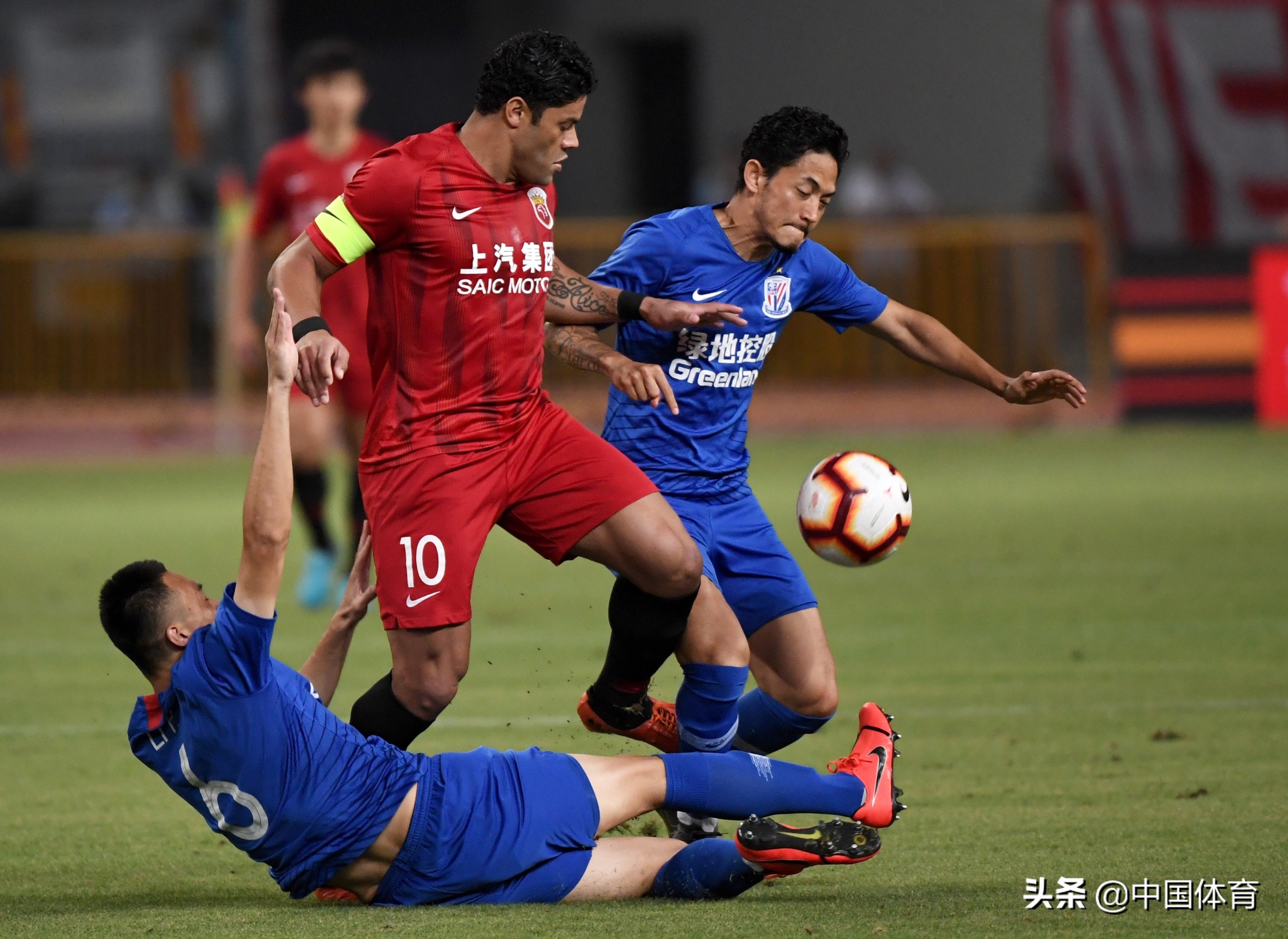 FBsports-武汉卓尔在主场迎战上海上港，双方激战异常激烈的简单介绍