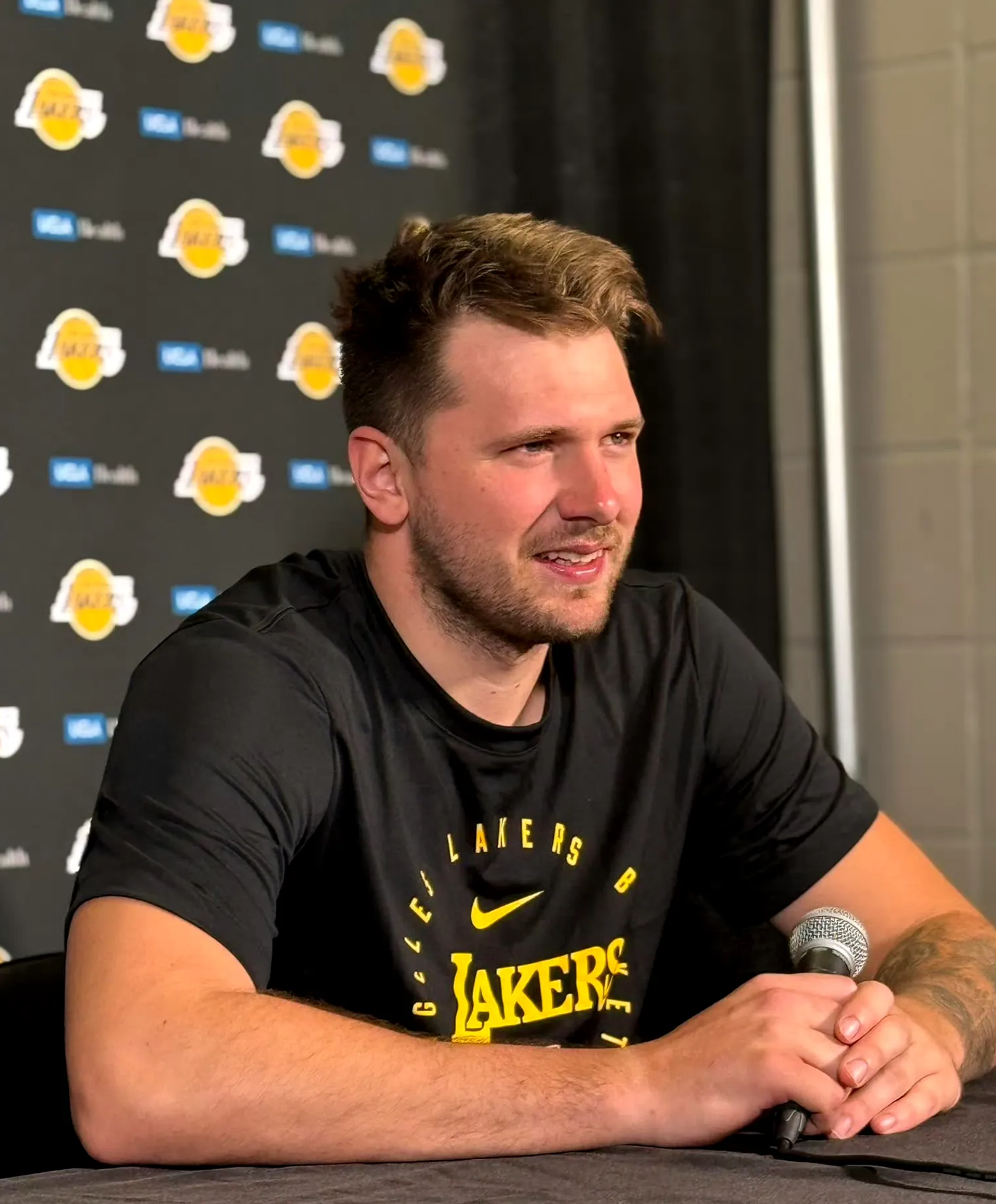 狼队主场战胜对手,取得宝贵三分 狼队主场战胜对手,取得宝贵三分