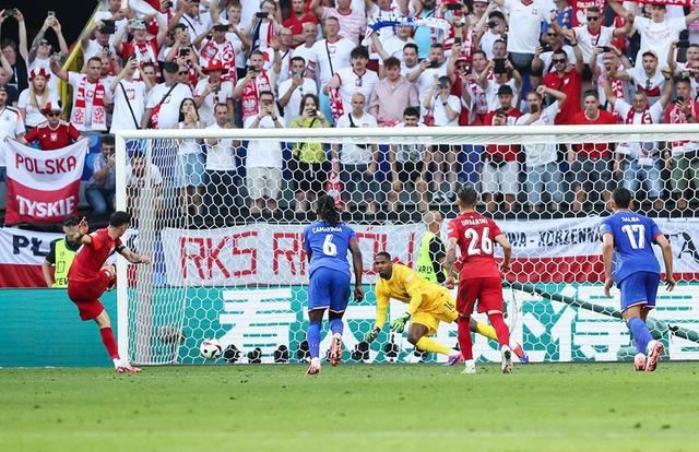 关于波兰遗憾输球,无缘欧洲杯半决赛的信息 关于波兰遗憾输球,无缘欧洲杯半决赛的信息