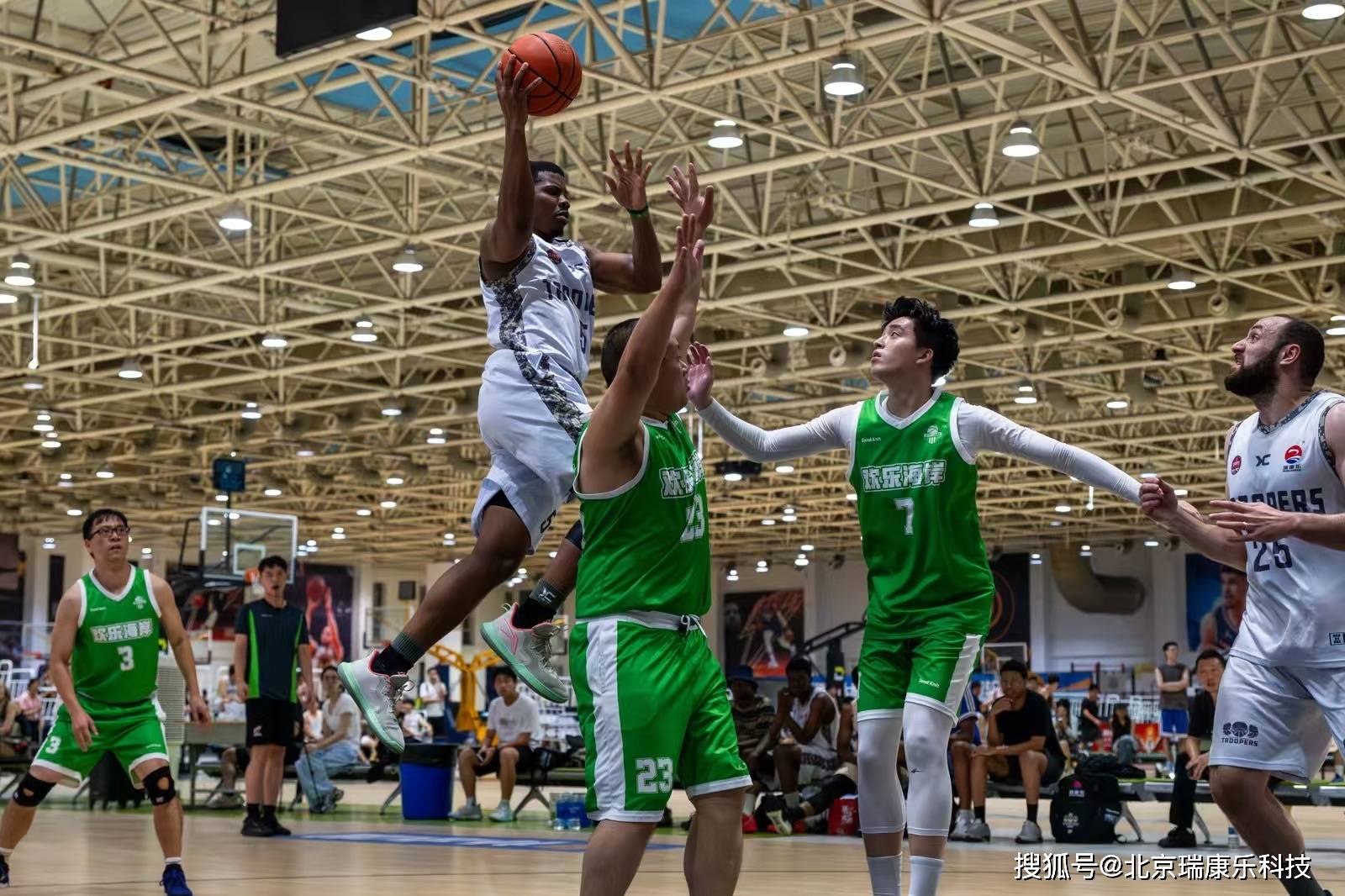 FB体育官网-篮球世界赛事即将拉开序幕，球员们备战进行中的简单介绍