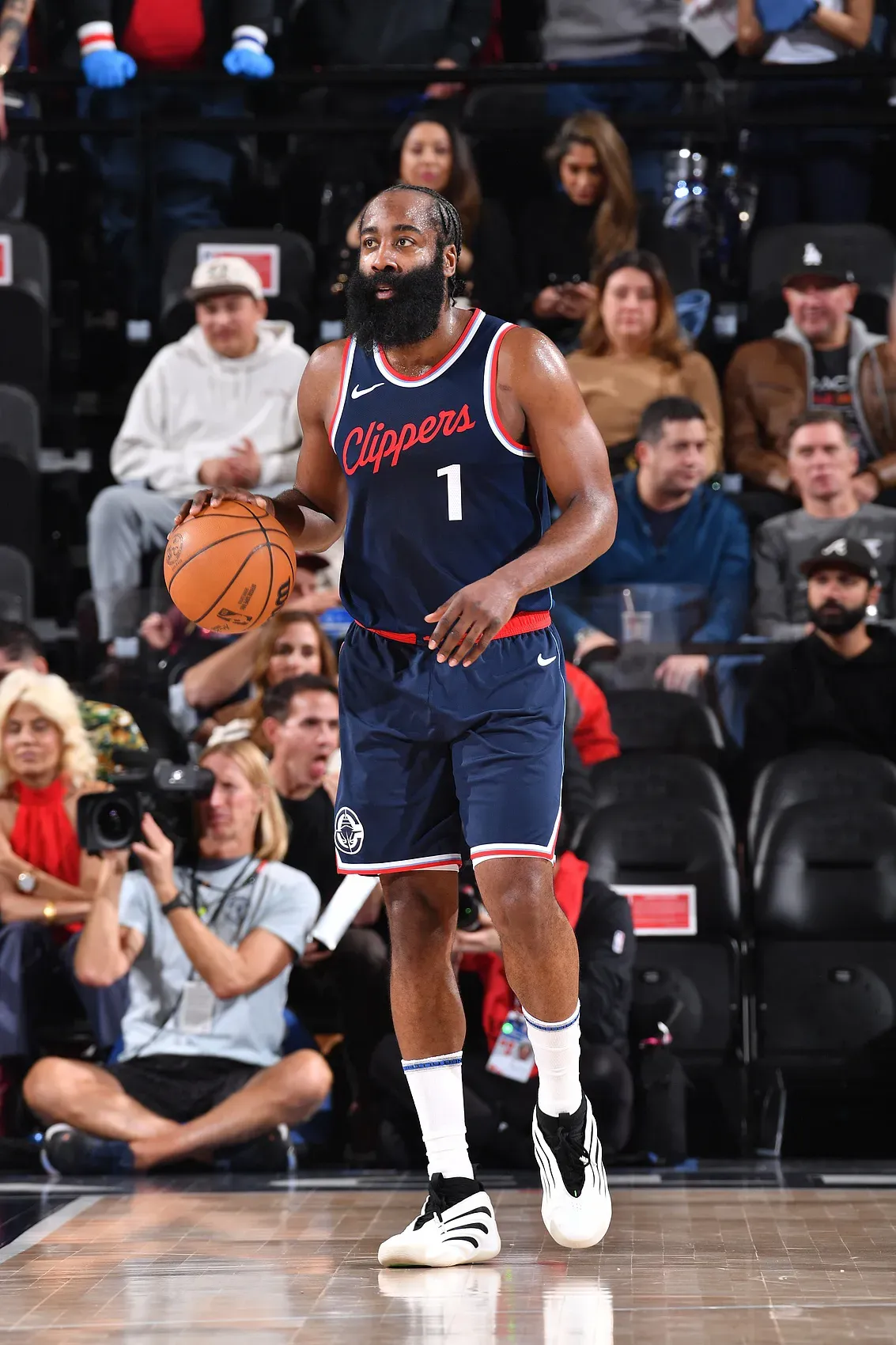 哈登打破纪录连续场得分超 哈登打破纪录连续场得分超