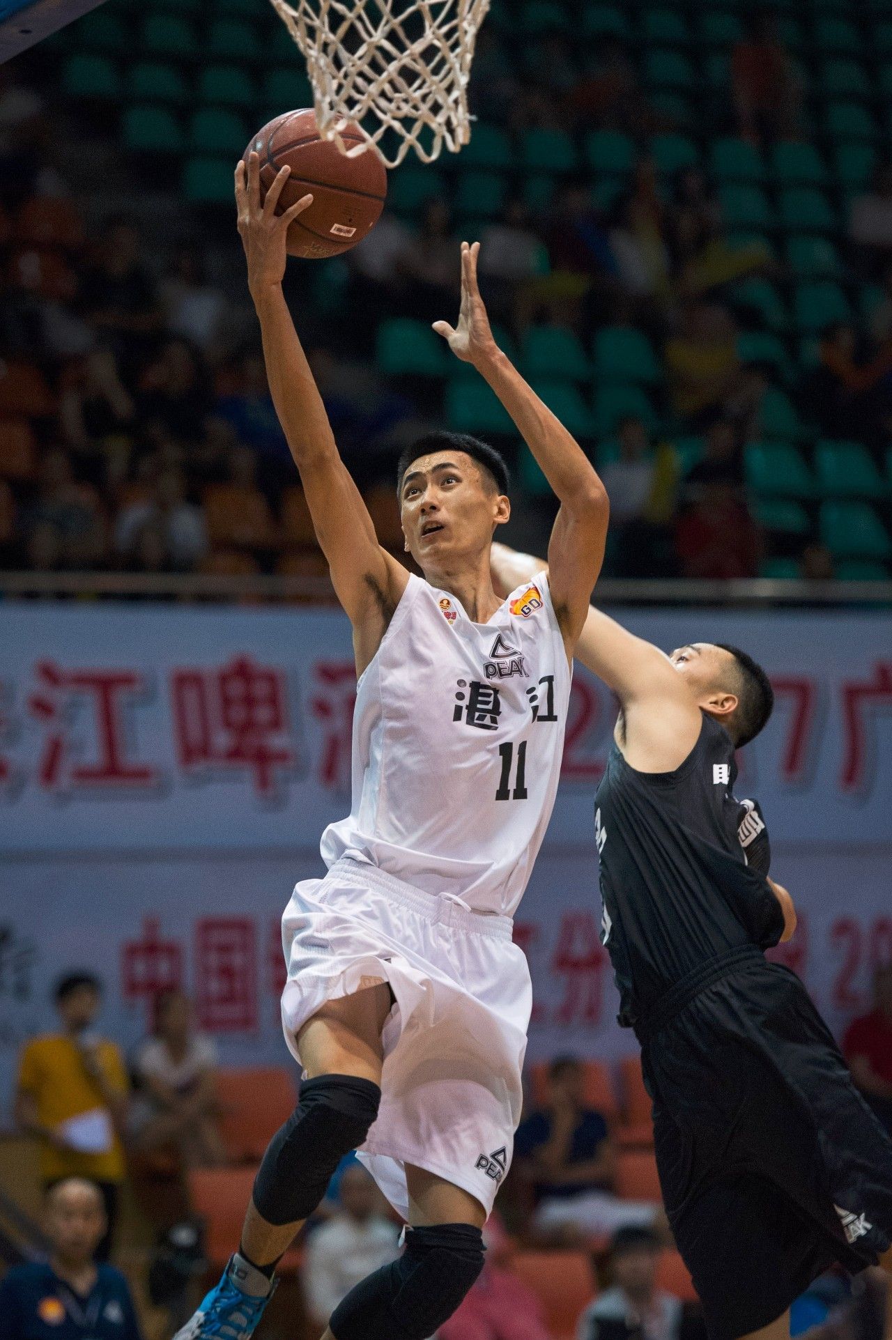 美洲篮球联赛激战正酣,冠军之争激烈的简单介绍 美洲篮球联赛激战正酣,冠军之争激烈的简单介绍