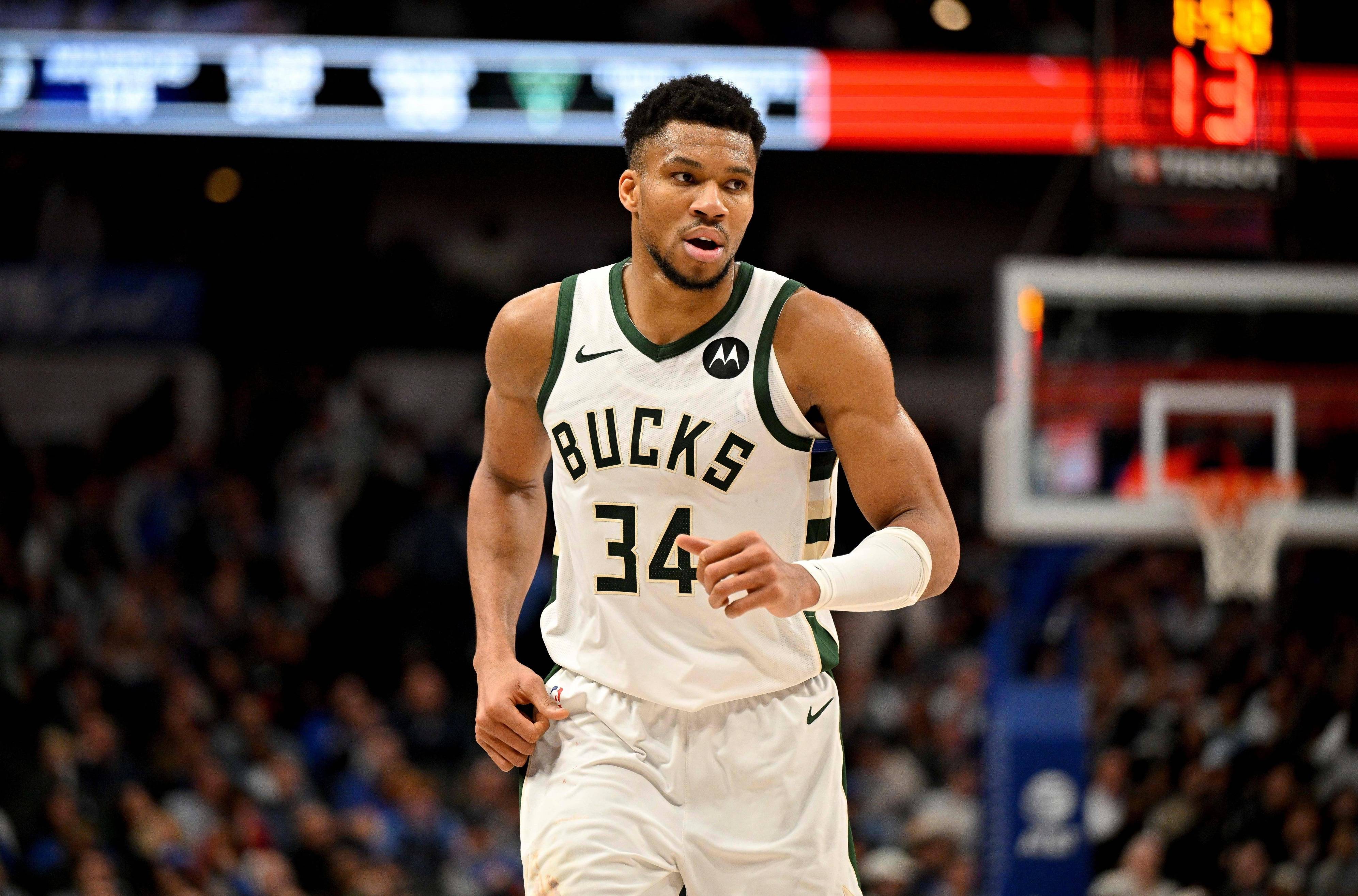 雄鹿再胜独行侠,豪取十连胜 雄鹿再胜独行侠,豪取十连胜