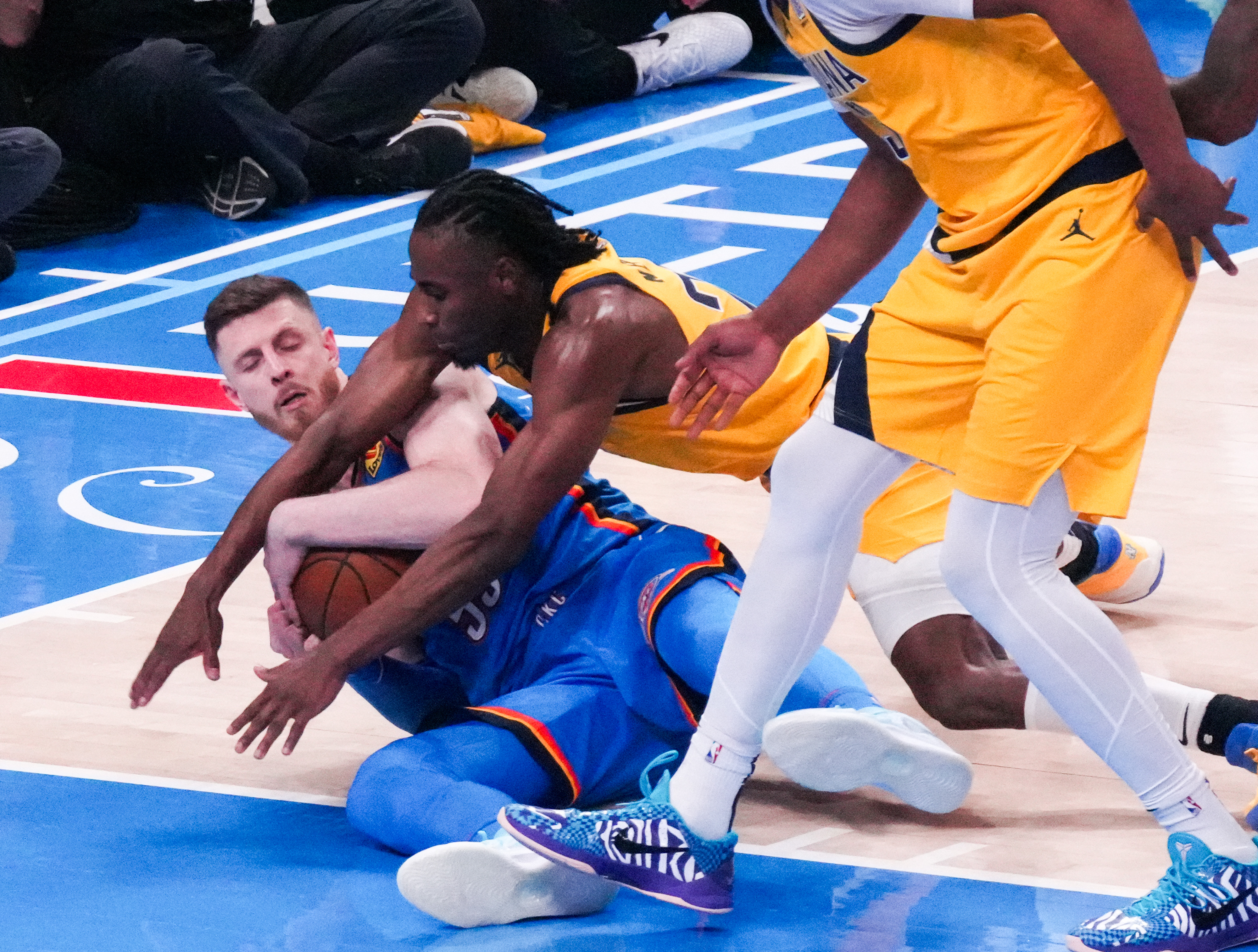 FB体育-勇士vs雷霆，胜者晋级