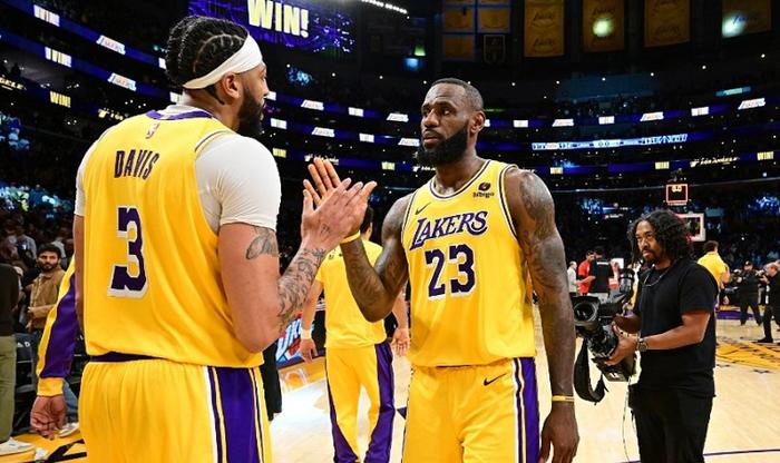 湖人大胜鹈鹕,浓眉再现神勇状态 湖人大胜鹈鹕,浓眉再现神勇状态