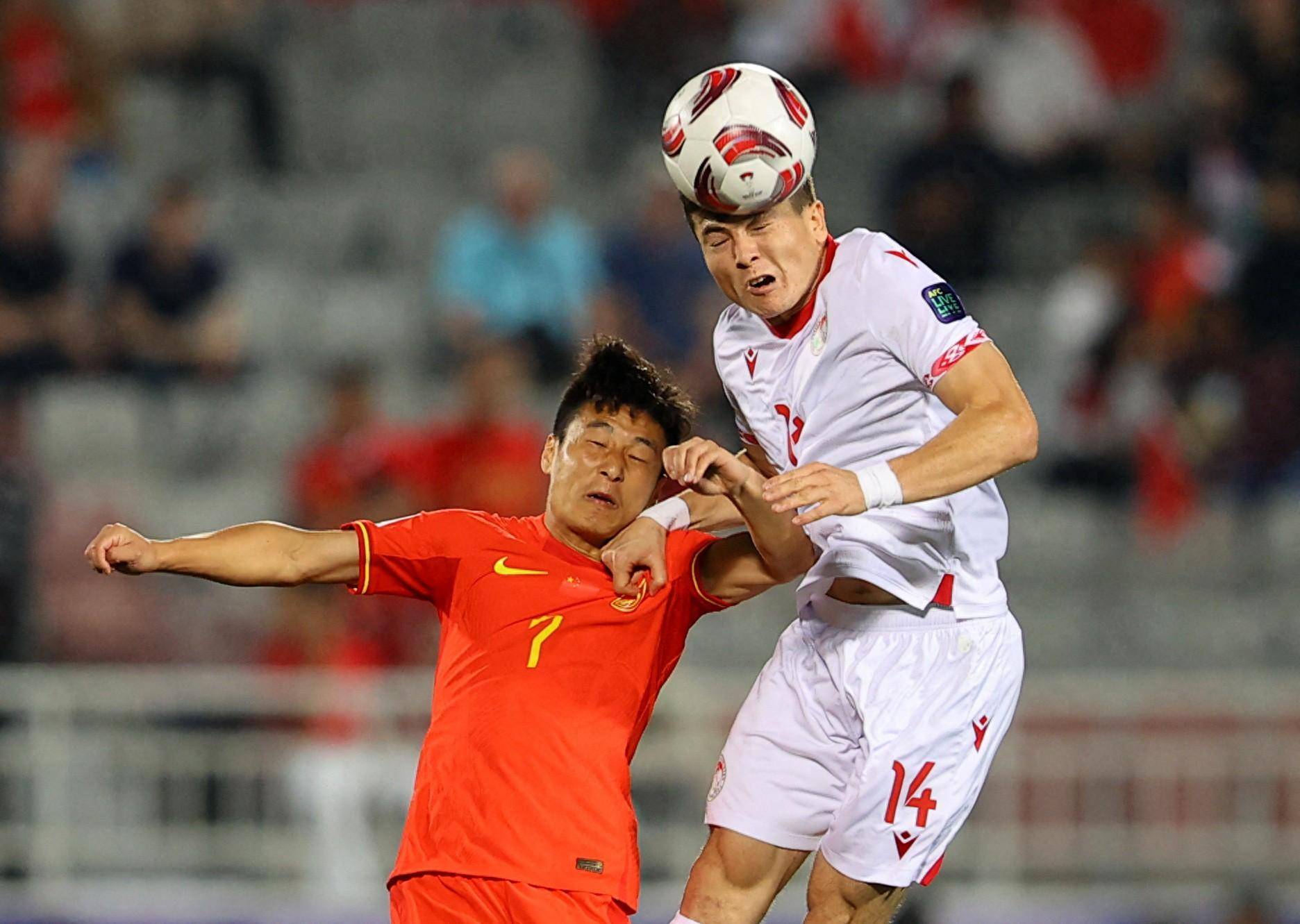 FB体育娱乐-国足备战世预赛：李铁：新的开始新的士气