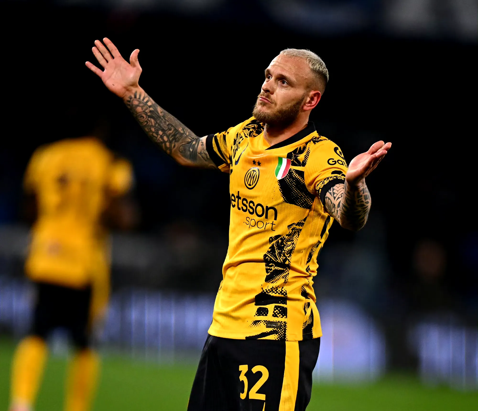 沃尔夫斯堡主场硬战斯图加特，双方握手言和握手言和