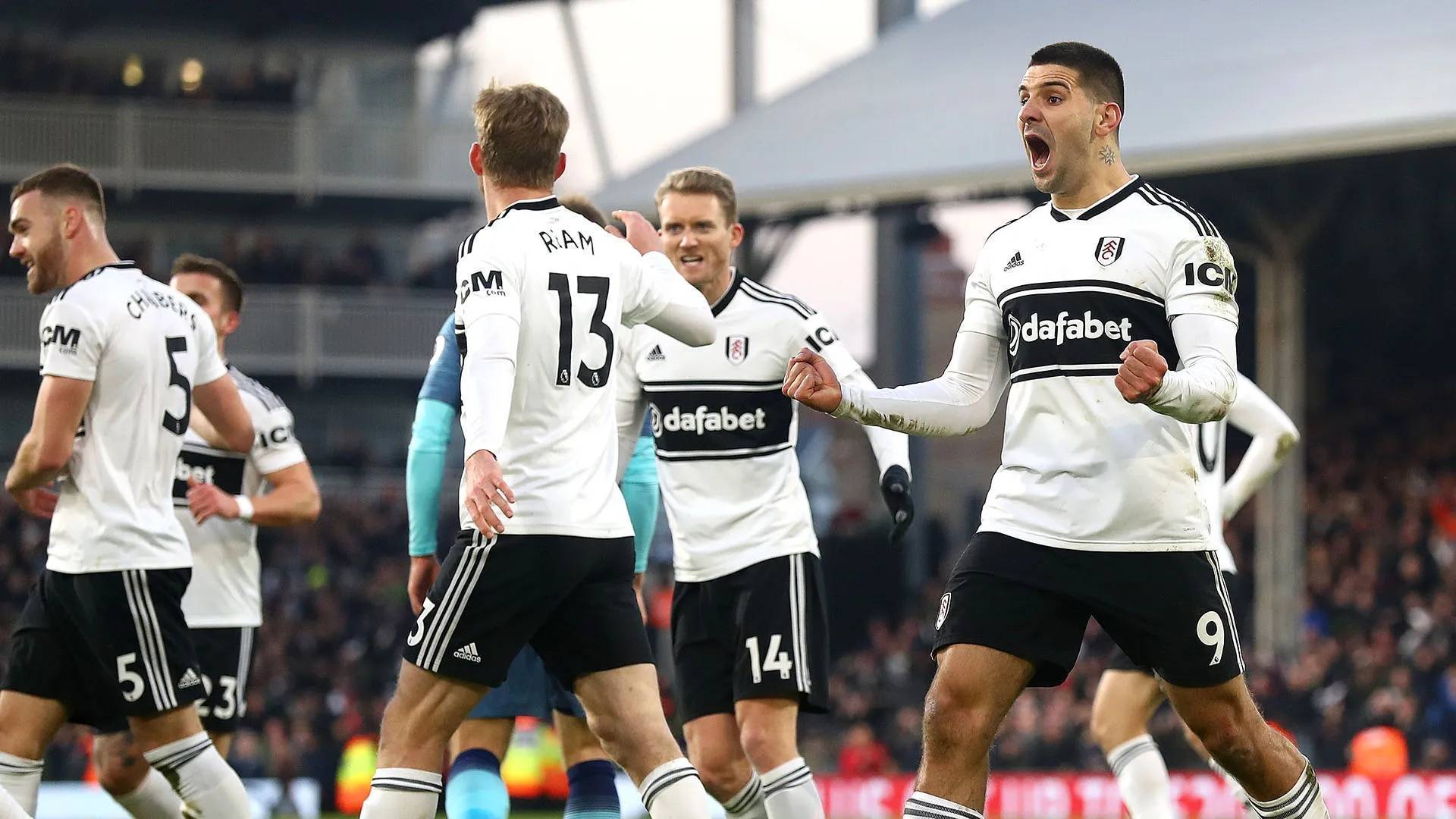 沃尔夫斯堡主场硬战斯图加特，双方握手言和握手言和