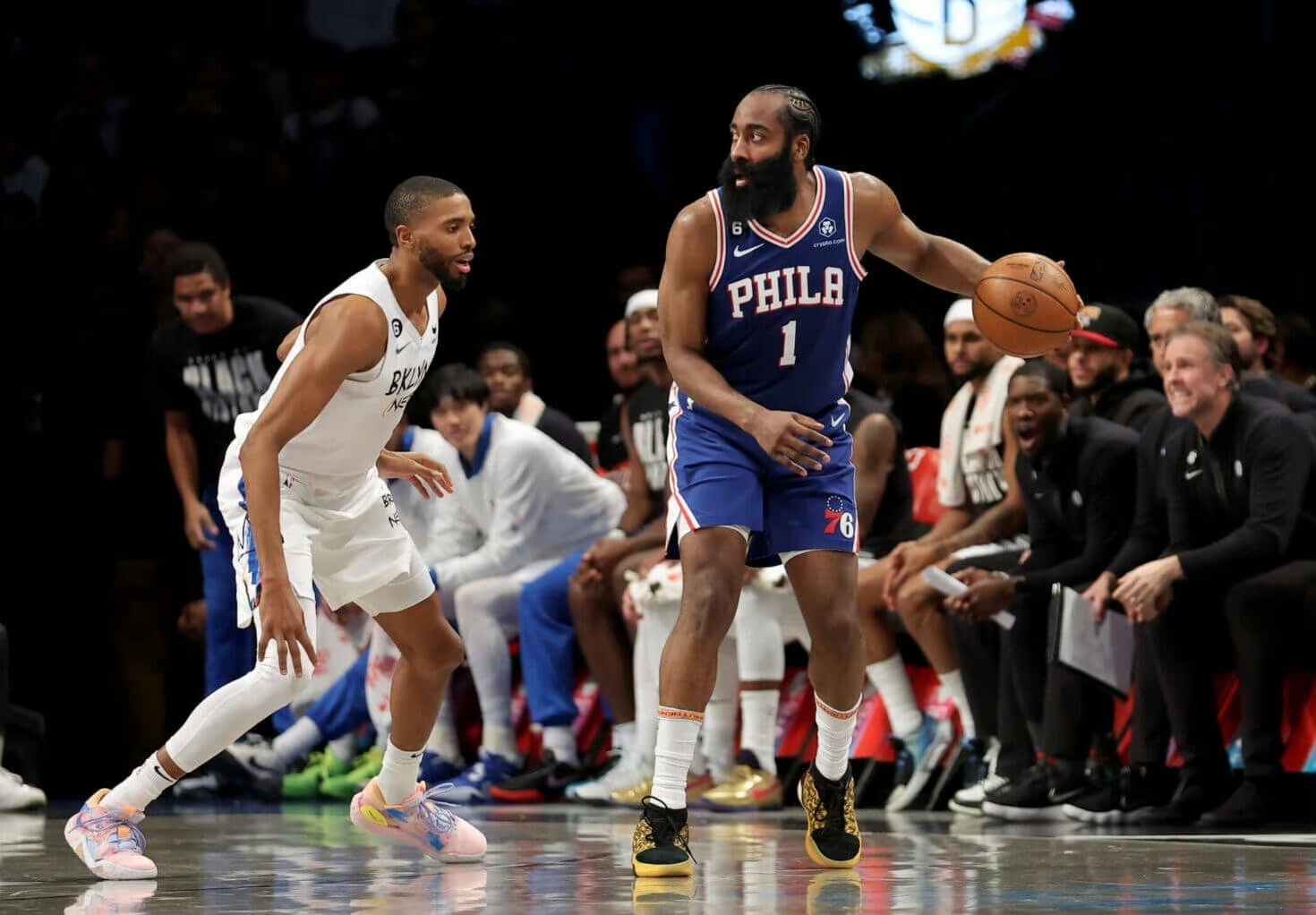 火箭大胜骑士,哈登得到32分 火箭大胜骑士,哈登得到32分