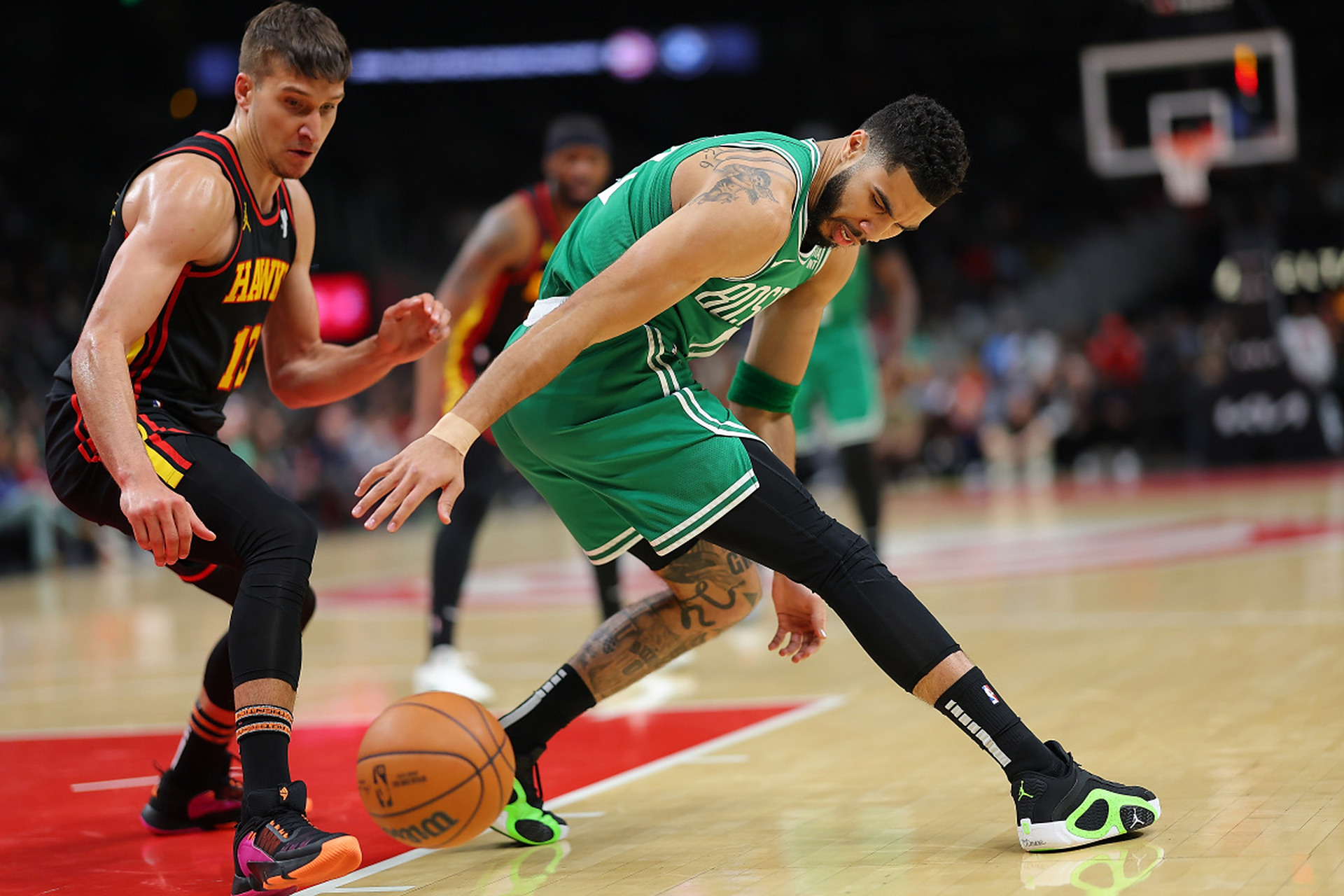 凯尔特人战胜老鹰，冲刺东部前四