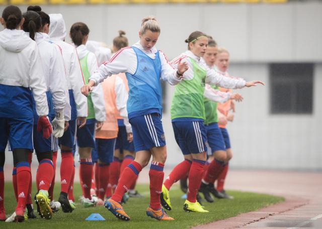 FB体育-包含俄罗斯女足意外淘汰，表现不尽如人意的词条